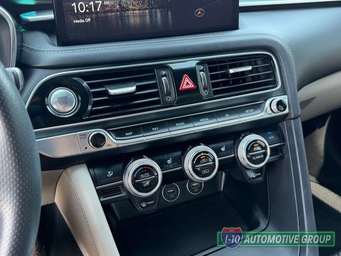 Used 2022 Genesis G70 2.0T RWD image 25