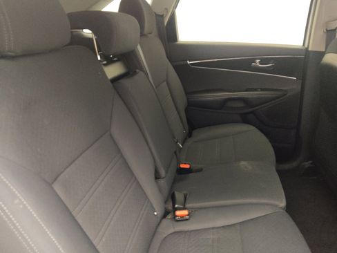 Used 2018 Kia Sorento AWD image 19