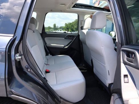 Used 2018 Subaru Forester 2.5i Premium AWD/4WD image 18