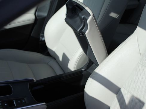 Used 2021 Honda Accord EX-L image 32