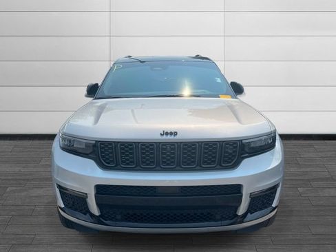 Used 2023 Jeep Grand Cherokee L Summit w/ Advanced Protech Group IV AWD/4WD image 8