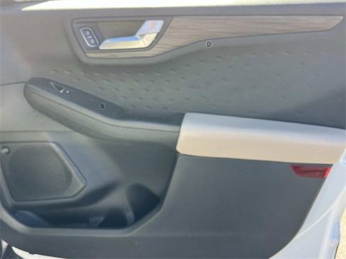 Certified 2020 Ford Escape Titanium image 24