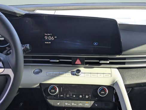 New 2026 Hyundai Elantra Limited image 19