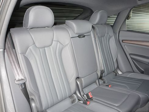 Used 2023 Audi Q5 2.0T Premium Plus image 11