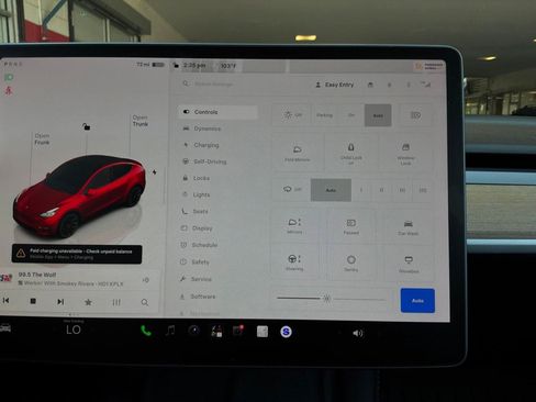 Used 2024 Tesla Model Y Long Range AWD/4WD image 31