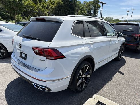 Used 2024 Volkswagen Tiguan SEL R-Line AWD/4WD image 6