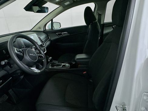 Used 2025 Kia Sportage LX image 13