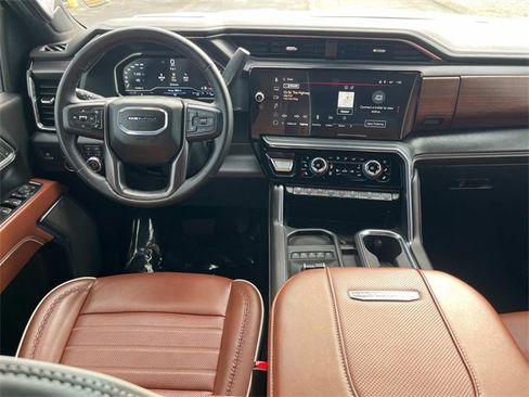 Used 2025 GMC Sierra 3500 Denali Ultimate image 4