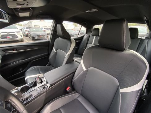 Used 2025 Toyota Camry SE FWD image 20