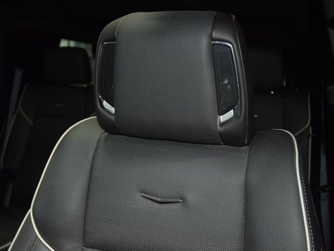 Used 2023 Cadillac Escalade Sport w/ LPO, ONYX Package image 46