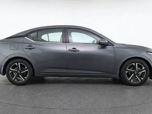 Used 2025 Nissan Sentra SV FWD image 8