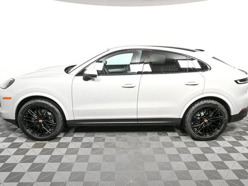 Certified 2026 Porsche Cayenne Coupe AWD/4WD image 2