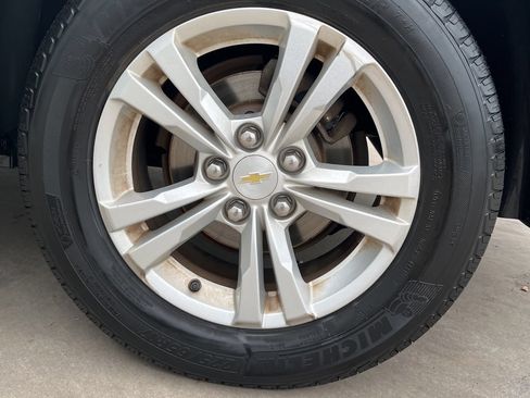 Used 2017 Chevrolet Equinox LS FWD image 24