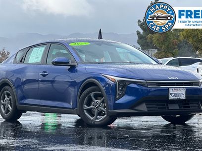 Certified 2025 Kia K4 LXS