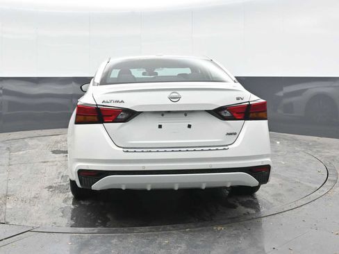 Used 2023 Nissan Altima 2.5 SV AWD/4WD image 11