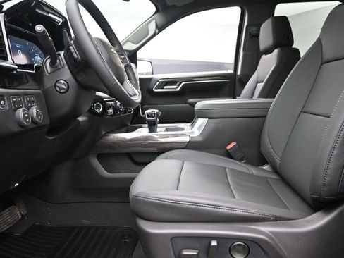 New 2026 Chevrolet Silverado 1500 LTZ w/ Z71 Off-Road Package AWD/4WD image 13