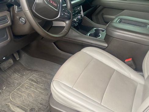 Used 2023 GMC Yukon SLT w/ SLT Luxury Package AWD/4WD image 9