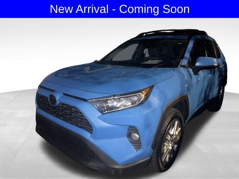 Used 2019 Toyota RAV4 XLE Premium image 2