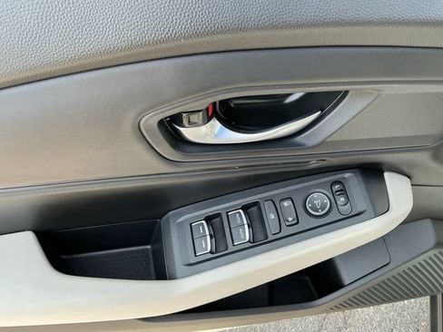Certified 2025 Honda Accord SE image 18