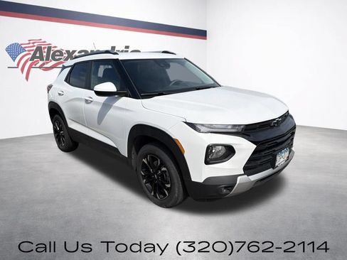 Used 2023 Chevrolet TrailBlazer LT w/ LPO, Blackout Package AWD/4WD image 3