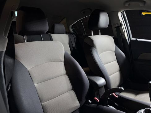 Used 2016 Chevrolet Cruze L FWD image 17
