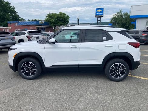 New 2026 Chevrolet TrailBlazer LT w/ LT Cold Weather Package AWD/4WD image 20