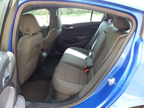 Used 2017 Chevrolet Cruze LT w/ Convenience Package FWD image 26