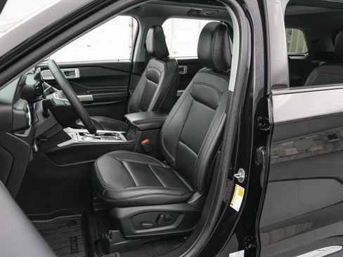 Certified 2024 Ford Explorer XLT w/ Equipment Group 202A AWD/4WD image 12