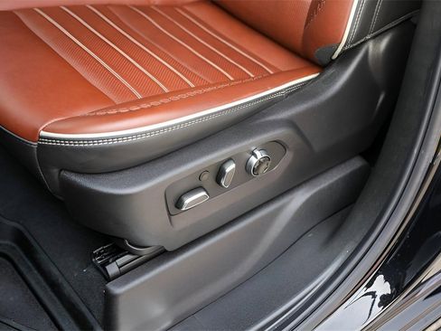 Used 2024 GMC Sierra 3500 Denali Ultimate image 9