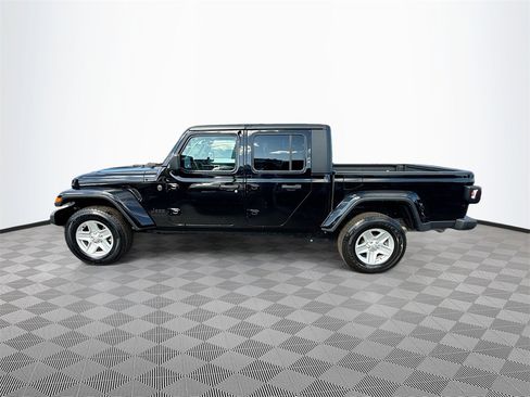 Used 2023 Jeep Gladiator Sport image 9