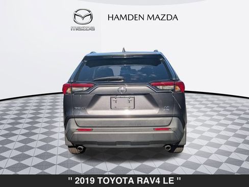 Used 2019 Toyota RAV4 LE image 4