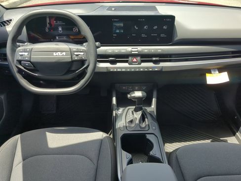 New 2025 Kia K4 LXS image 12