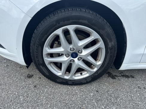 Used 2014 Ford Fusion SE w/ Equipment Group 202A image 7