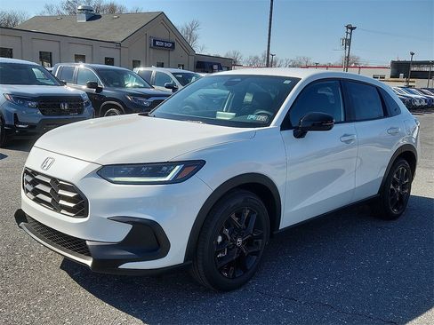 New 2025 Honda HR-V Sport image 2