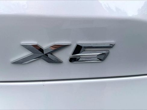Used 2021 BMW X5 xDrive40i w/ M Sport Package image 10