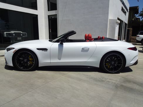 Used 2022 Mercedes-Benz SL 63 AMG 4MATIC w/ Driver Assistance Package image 4