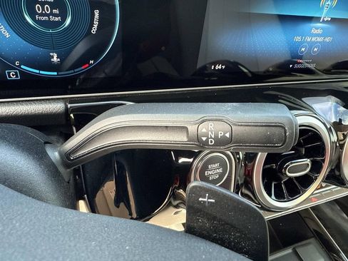 Used 2021 Mercedes-Benz GLA 250 4MATIC image 38