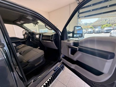 Used 2019 Ford F250 XLT w/ XLT Premium Package RWD image 24