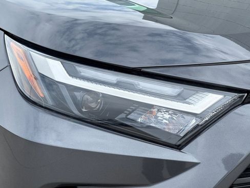 Used 2025 Toyota RAV4 XLE image 9