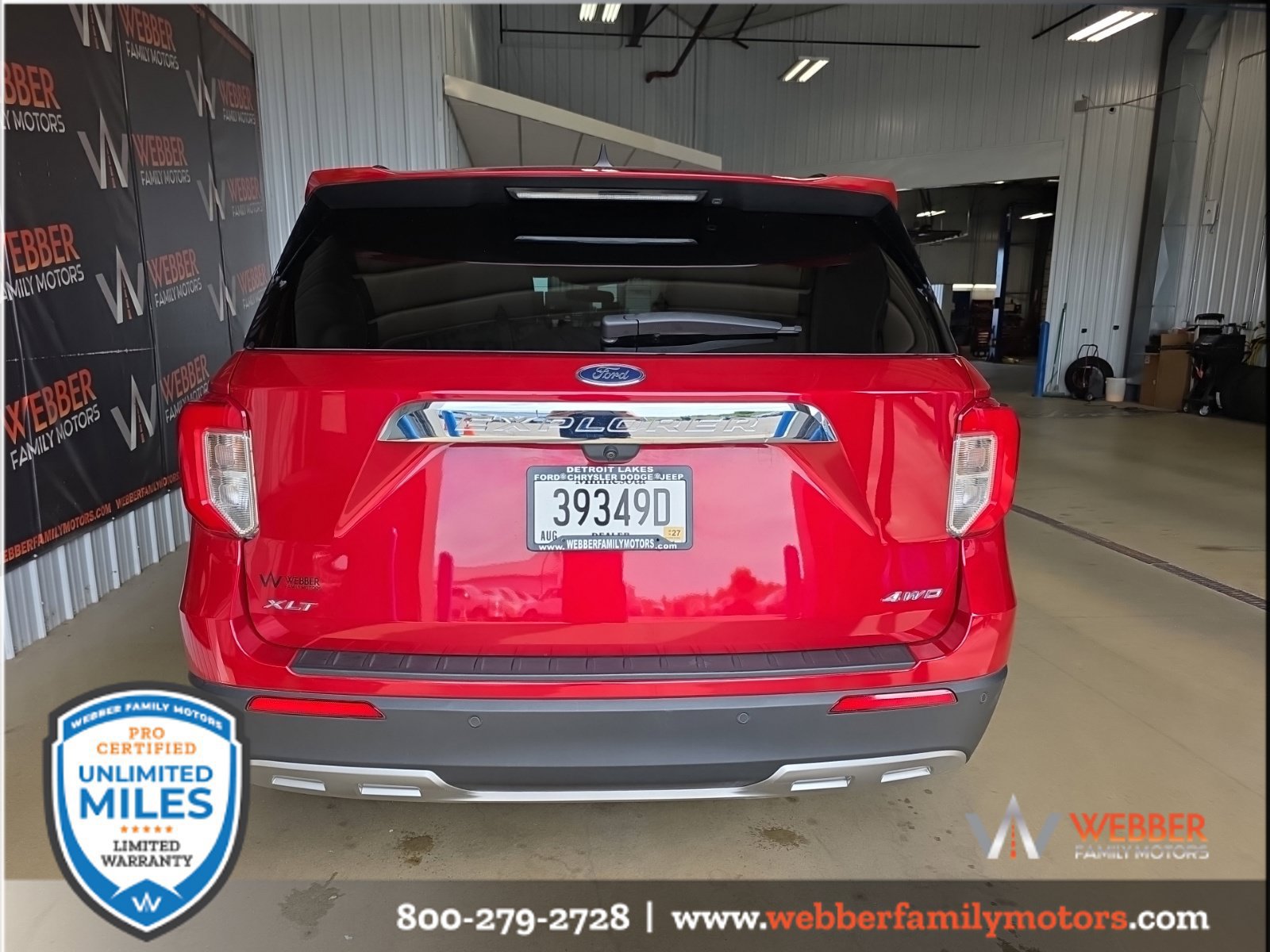 Used 2024 Ford Explorer XLT w/ Equipment Group 202A AWD/4WD image 5