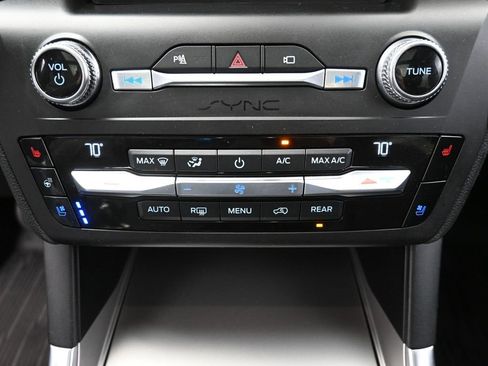 Used 2020 Ford Explorer Limited w/ Class III Trailer Tow Package image 9