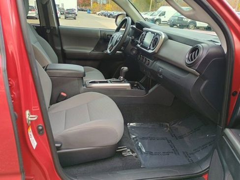 Used 2020 Toyota Tacoma SR5 image 13