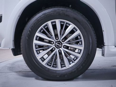 Used 2022 Nissan Armada SL image 2