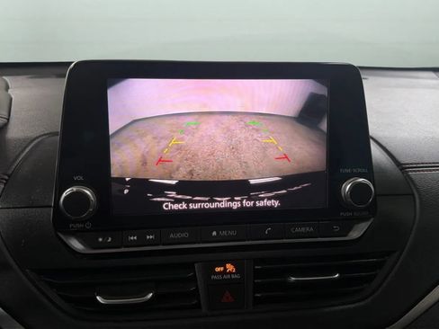 Used 2019 Nissan Altima 2.5 SR FWD image 14