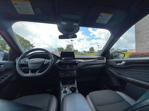 Used 2025 Ford Escape ST-Line FWD image 25