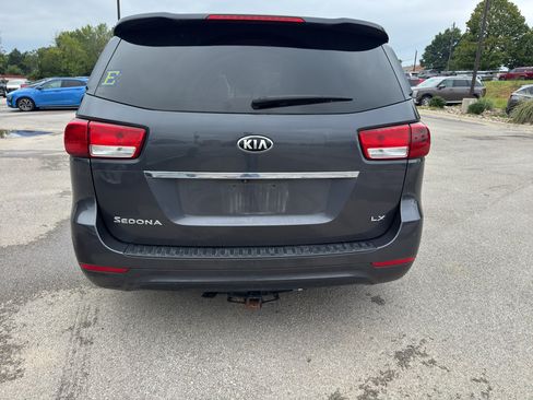 Used 2015 Kia Sedona LX w/ LX Convenience Package FWD image 6
