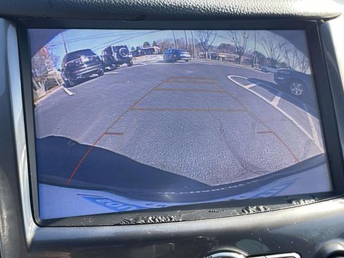 Used 2018 Chevrolet Cruze LT w/ Sun And Sound Package image 32