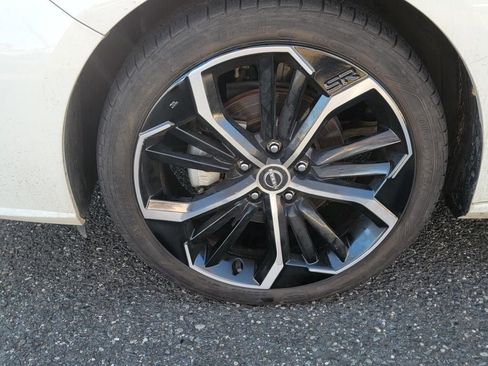 Used 2024 Nissan Altima 2.5 SR image 9