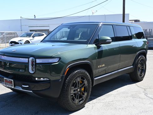 Used 2023 Rivian R1S Adventure AWD/4WD image 1