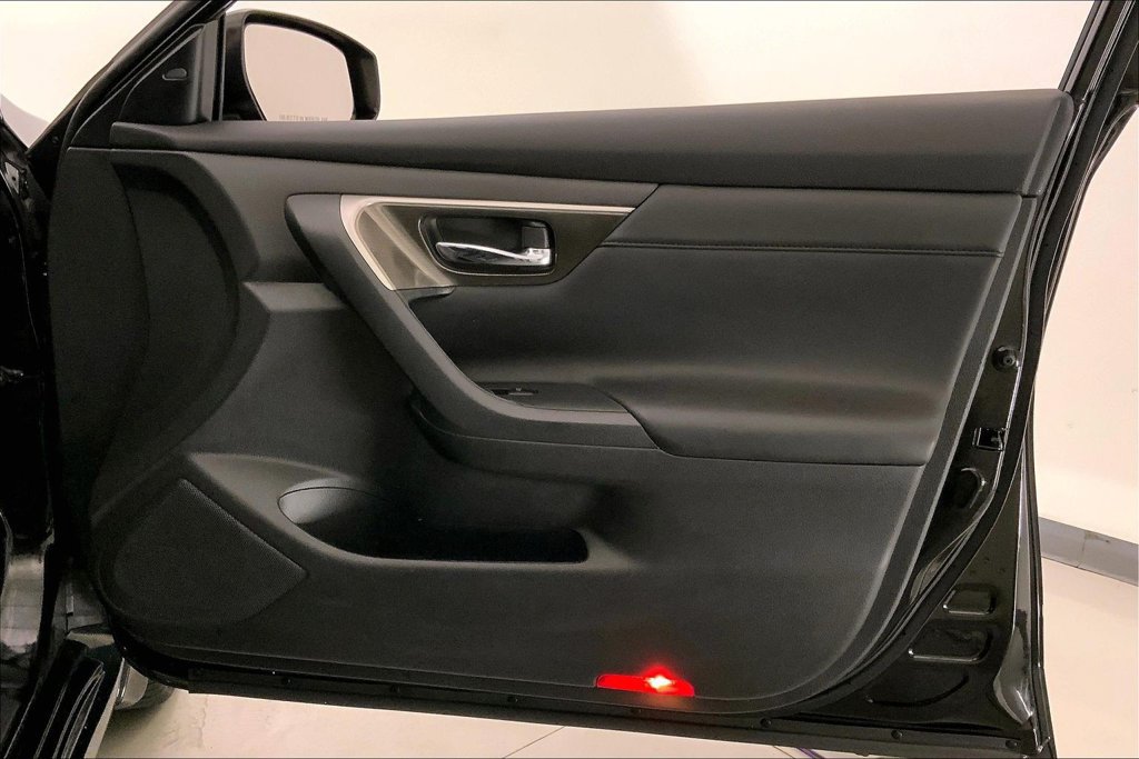 Used 2015 Nissan Altima 3.5 SL FWD image 25